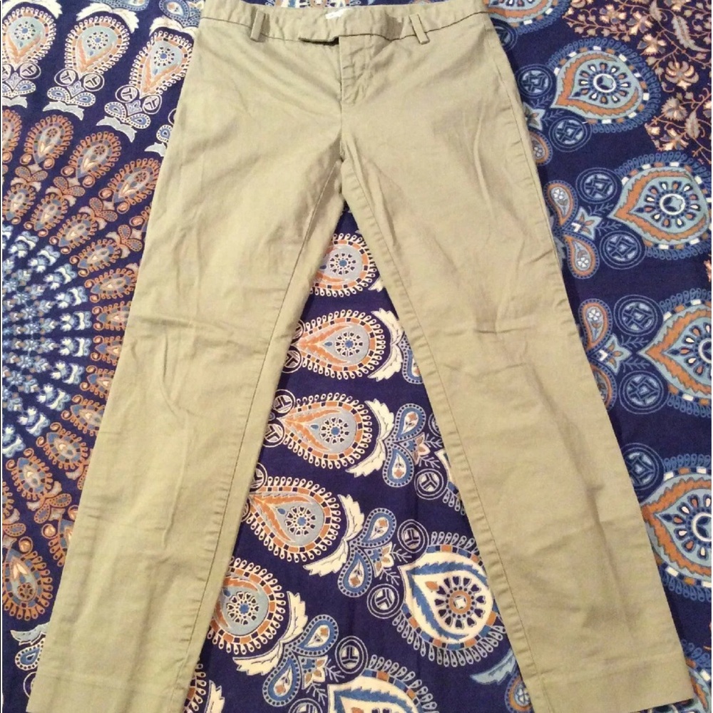 Sold🌟 GAP Cropped Khaki Skinny Ankle Pants  0R